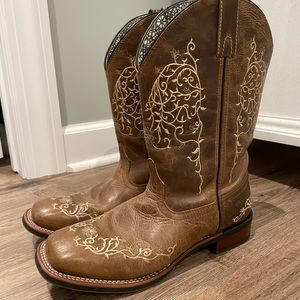 Laredo cowgirl boots